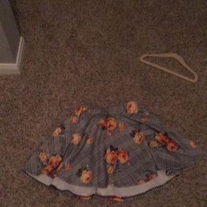 Plaid flower skirt sizeL in kids